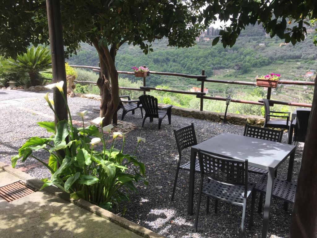 Agriturismo I Lamoi ฟีนาเลลีกูเร ภายนอก รูปภาพ